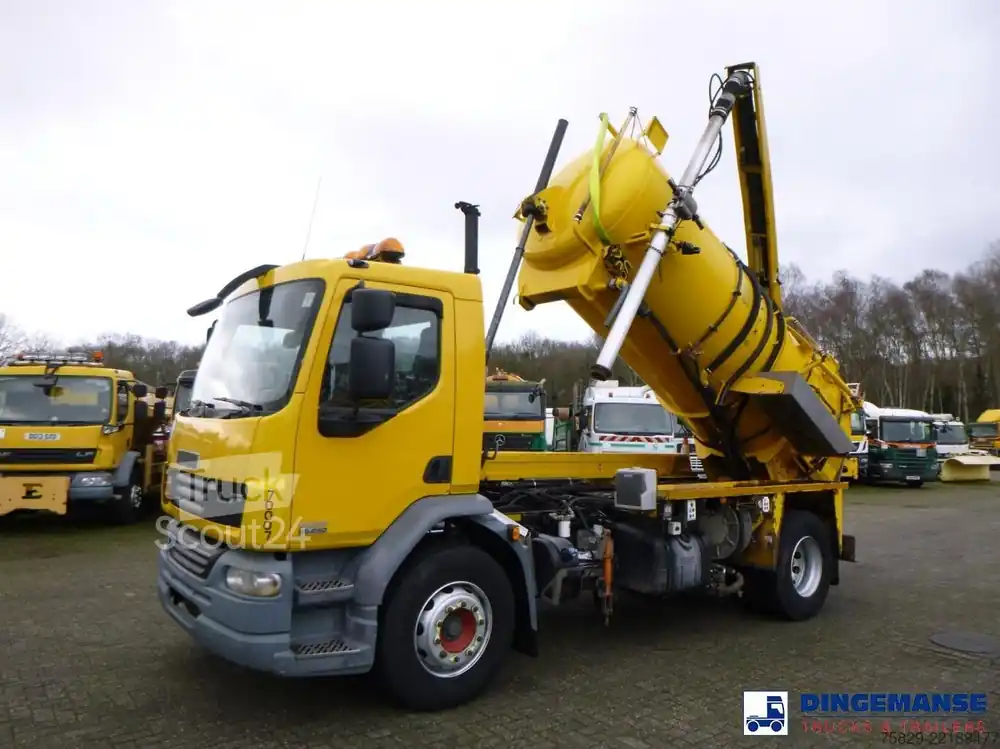 Aspirateur de bouesDAF LF 55.220 4X2 Whale vacuum tank 8.1 m3 Solde