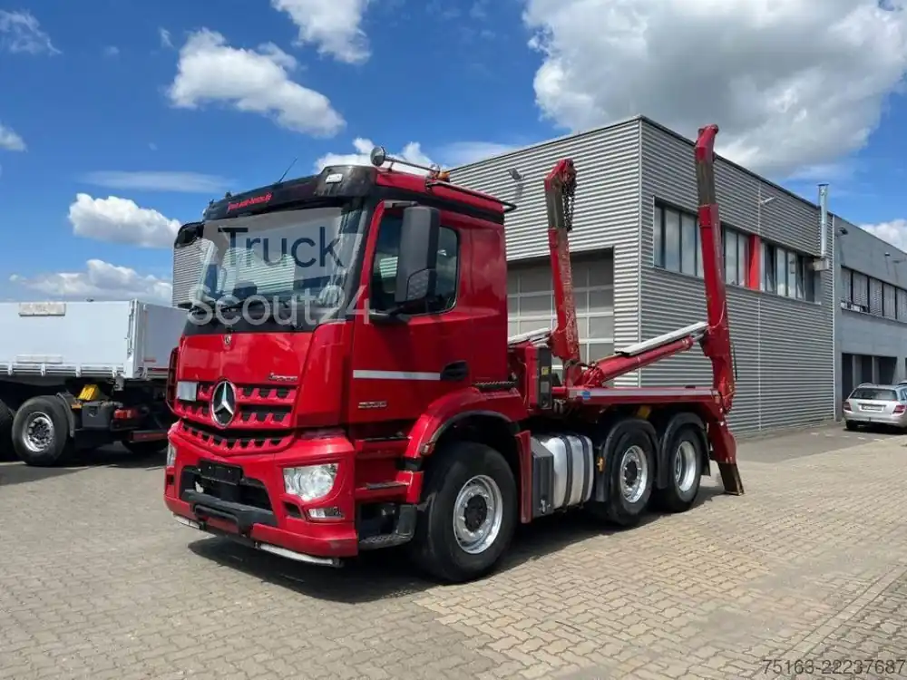 Dernière Chance Camion benneMERCEDES-BENZ Arocs 2536 L Absetzkipper Meiller, Funk, MP5