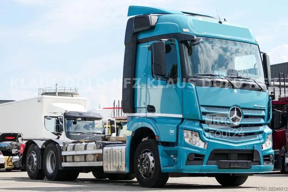 Must-Have Camion porte-caisses amoviblesMERCEDES-BENZ Actros 2543 BDF Lift-/Lenkachse Euro 6