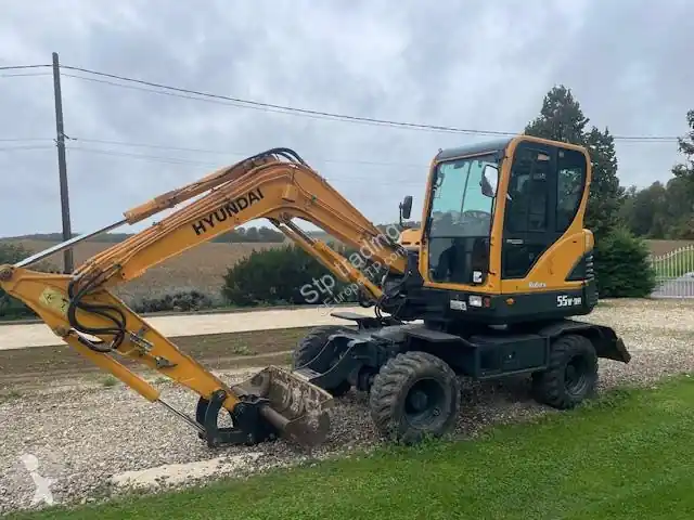 Meilleure Vente Pelle sur pneus Hyundai R55 W 9 ROBEX 55W-9A occasion