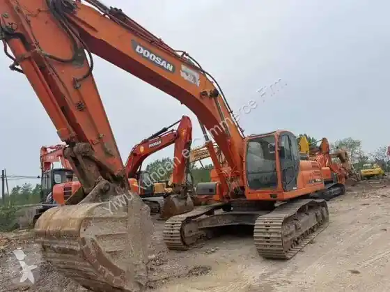 Seulement Aujourd'hui Pelle sur chenilles Doosan DX60 DX360LC occasion