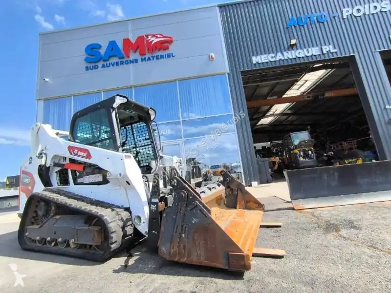 Must-Have Chargeuse sur chenilles Bobcat T590 Fourches et Godet inclus Gazoil occasion