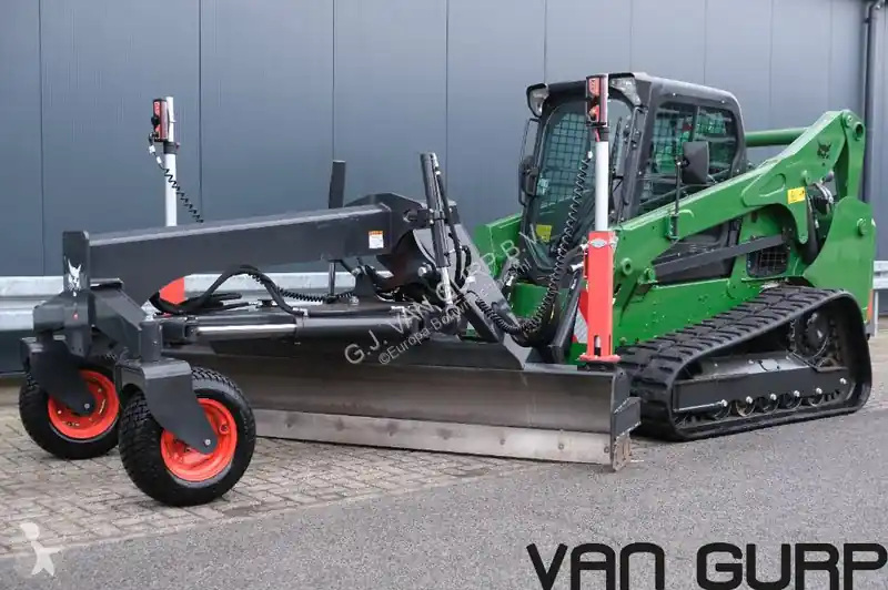 Chargeuse sur chenilles Bobcat T 770 HIFLOW + Laser Grader 108 (274 cm) A/C occasion Offre Exclusive