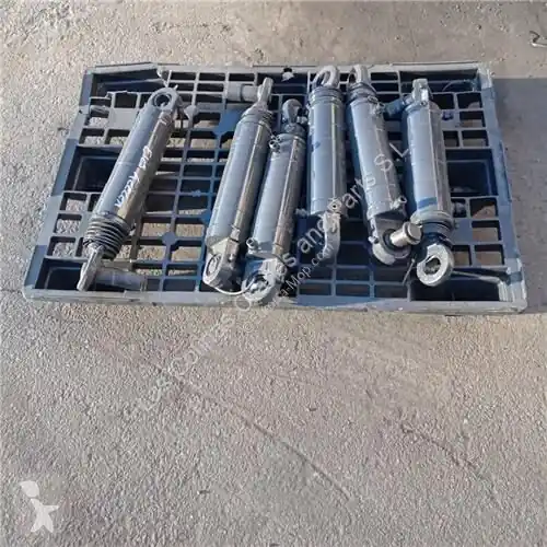 Vérin Demag Vérin hydraulique pour grue mobile AC 155 occasion Prix Promo