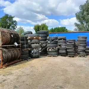 Bon Marché Roue Michelin 12.00R20 , 14.00R20, 335/80R20 , 395/85R2 365/80R2 occasion