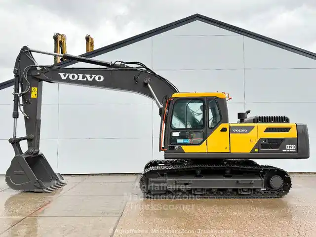 Volvo EC220D - New / Unused Authentique