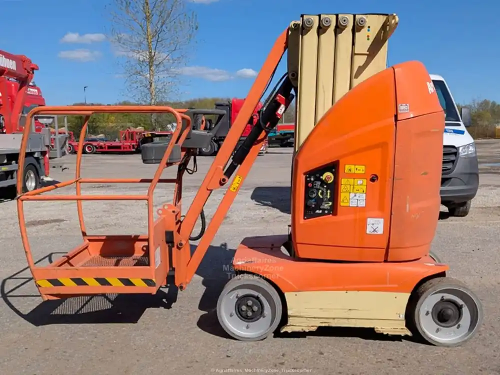 JLG Toucan 10E Authentique