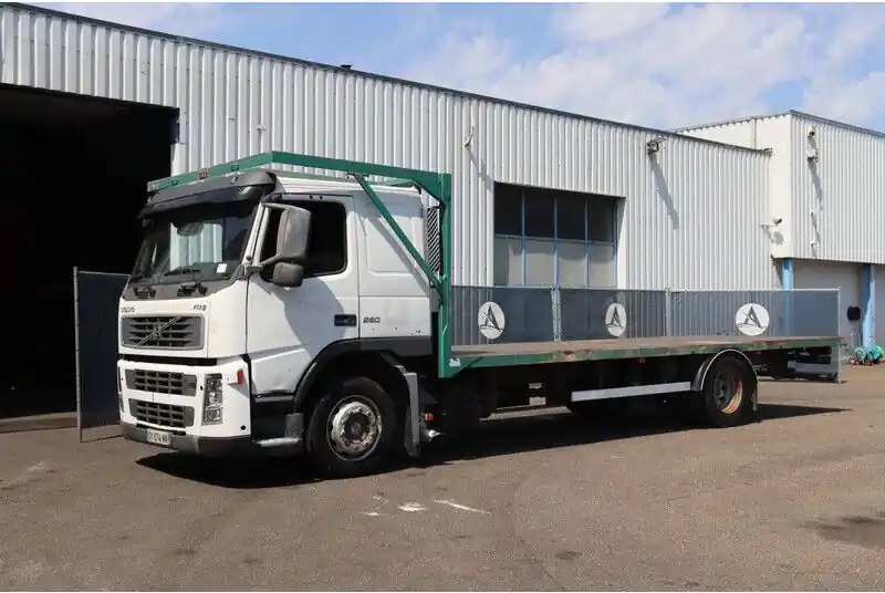 Camion plateau Volvo FM9 Diesel 2002 Offre Limitée