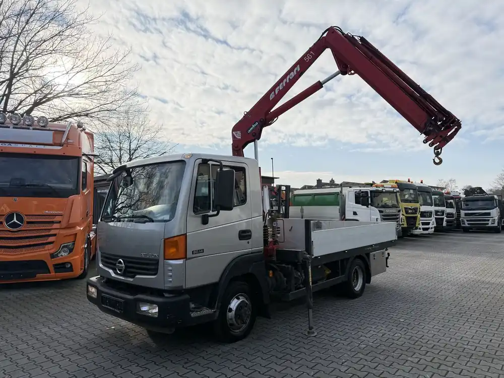 Marque Camion plateau, Camion grue Nissan Atleon 80.14 Ferrari 561 bis 14.80 Meter