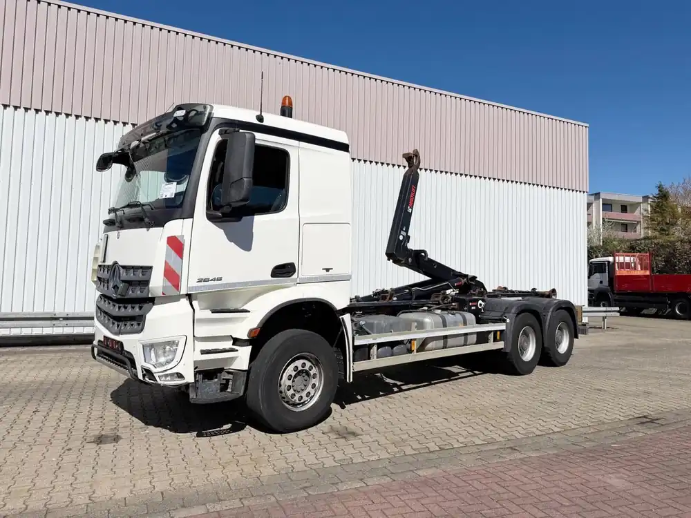 Achetez Aujourd'hui Camion ampliroll Mercedes-Benz Arocs 2645 6x4 Arocs 2645 6x4, Hiab Abrollkipper XR18S59 bis 7 m Container