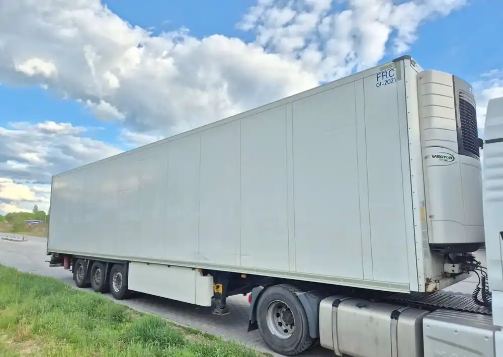 Prix Réduit Semi-remorque frigorifique Schmitz Cargobull Vector 1950 MULTITEMPERATURA NOWE OPONY 100% / ŚCIANA GRODZIOWA / DOPPEL STOCK / BELKI / PODNOSZONA OŚ / z Niemiec / 2015 / CARRIER CHŁODNIA CHLODNIA LODÓWKA PODWÓJNY ZAŁADUNEK PIĘTR