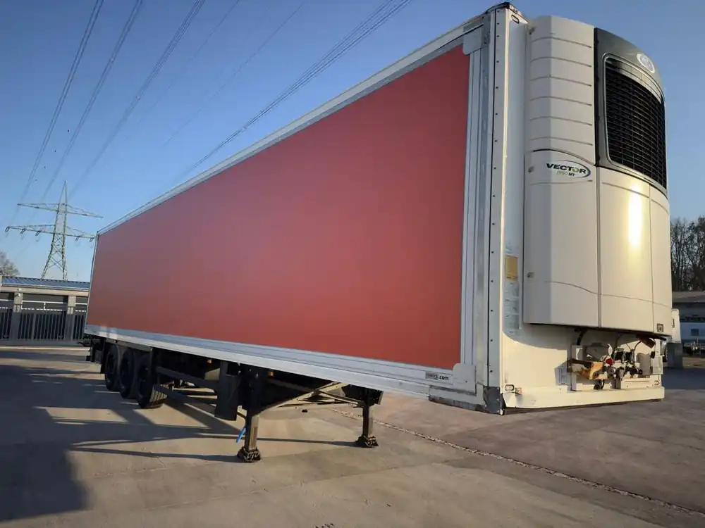Achat Immédiat Semi-remorque fourgon - opportunité de location Schmitz Cargobull SCB*S3B/MULTI TEMP/CARRIER/Vector1550/LBW/4239h/