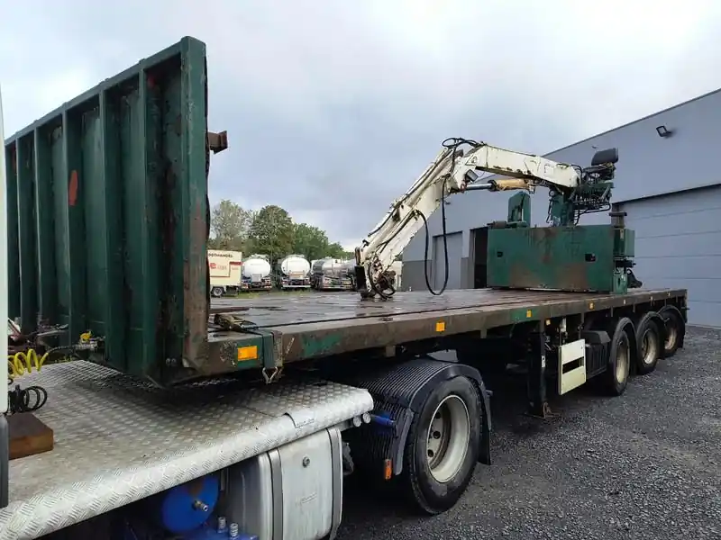 Semi-remorque plateau EKW WITH FONCTIONING (!) GLIDING CRANE Marque