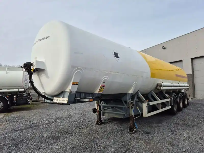 Affaire À Saisir Semi-remorque citerne pour transport de carburant Stokota FUEL/CARBURANT 42000L - 5 COMP