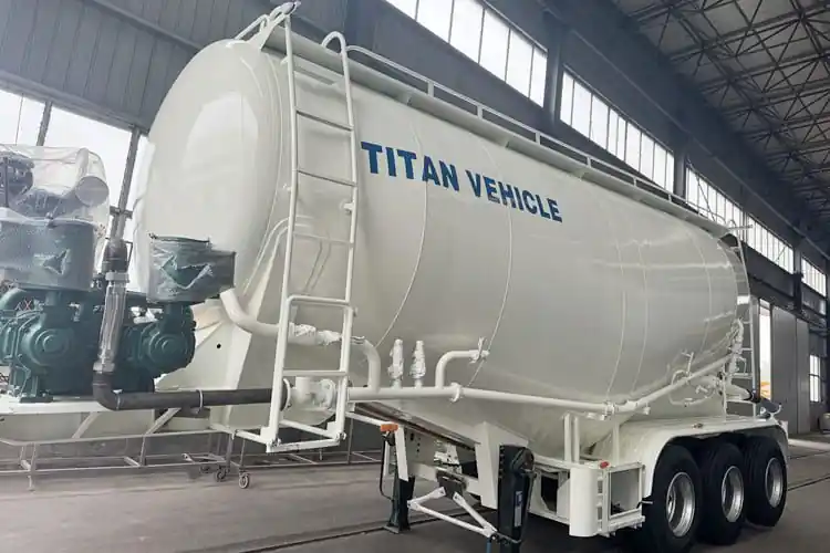 Expédié Aujourd'hui Citerne pulvérulente neuf pour transport de ciment TITAN Dry Bulk Tanker Trailer for Sale in Saudi Arabia