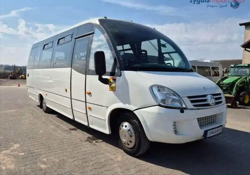 Remise Minibus, Transport de personnes Iveco WING 2 / SPROWADZONY / MANUAL / UCHYLNE SZYBKI