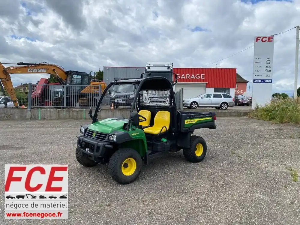 Commander Vite Pick-up John Deere GATOR HPX815E-4x4 Diesel endommagé
